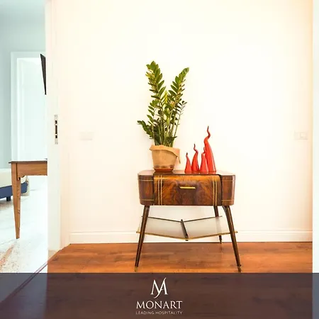 Πανσιόν Monart Hospitality Cavour 2*