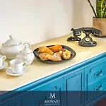 Konukevi Monart Hospitality Cavour 4*